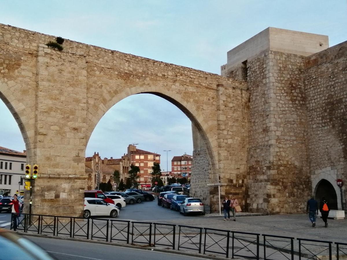 Estudios Los Arcos Teruel Exterior photo